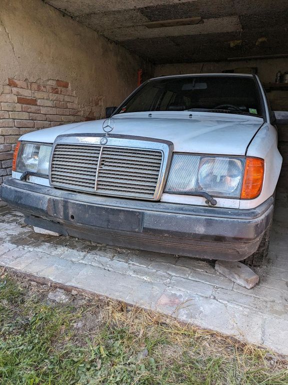 Mercedes-Benz 250 1985