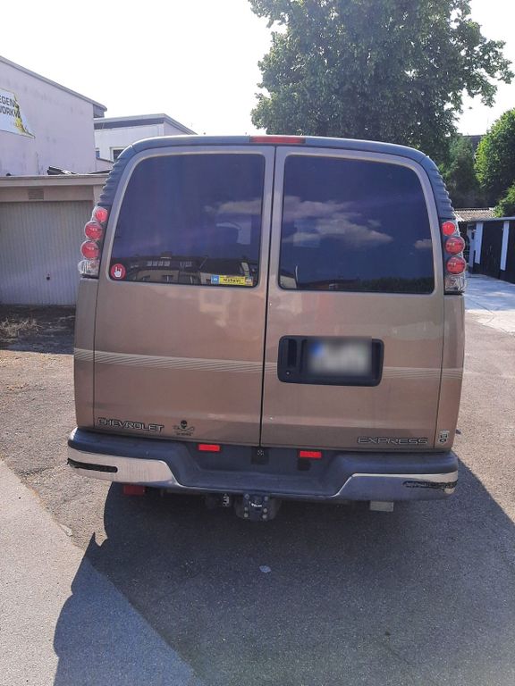 Chevrolet Express 2000