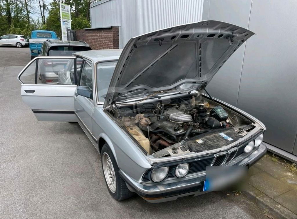 BMW M2 1983