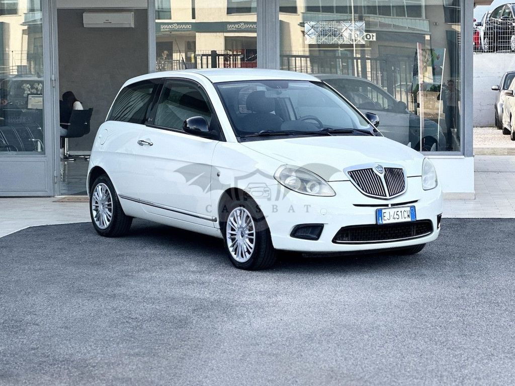 Lancia Ypsilon 2011