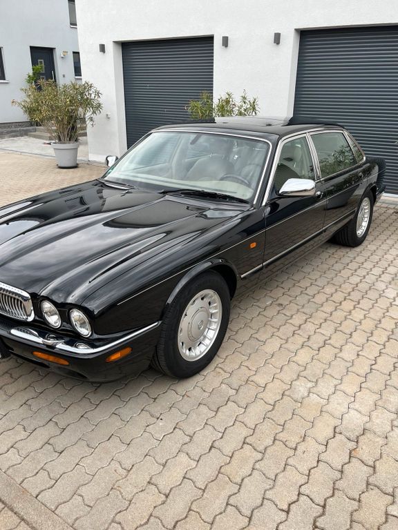 Jaguar Daimler 2001