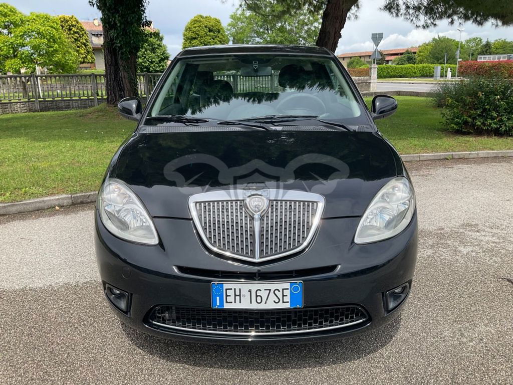 Lancia Ypsilon 2011