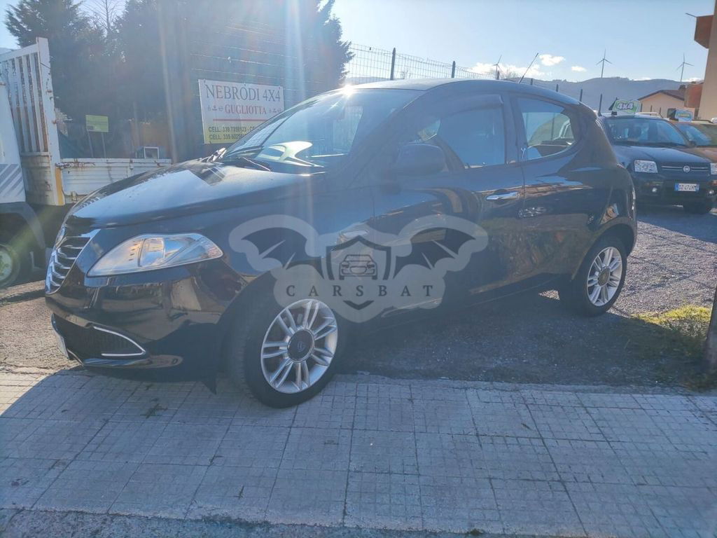 Lancia Ypsilon 2011