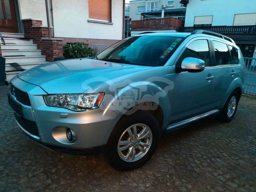 Mitsubishi Outlander 2012
