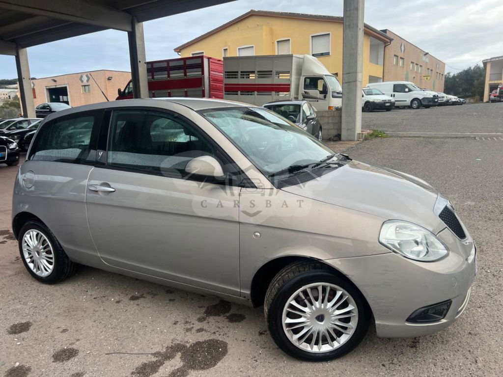 Lancia Ypsilon 2010