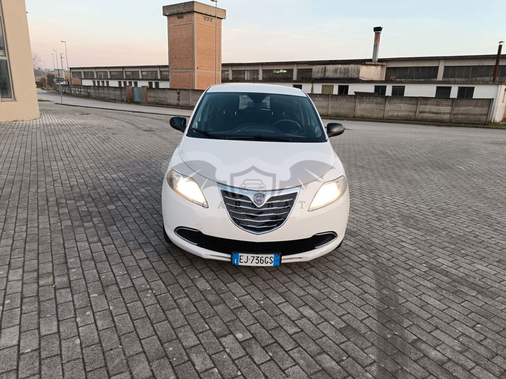 Lancia Ypsilon 2011
