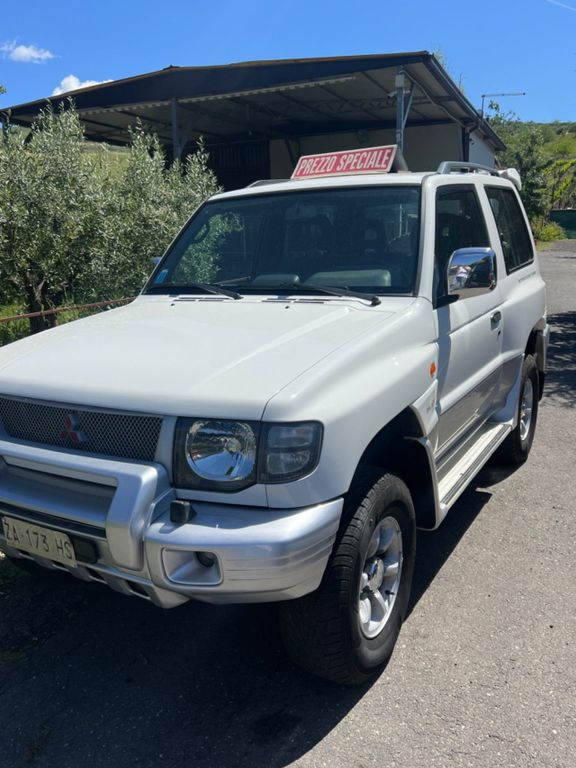 Mitsubishi Pajero 2024