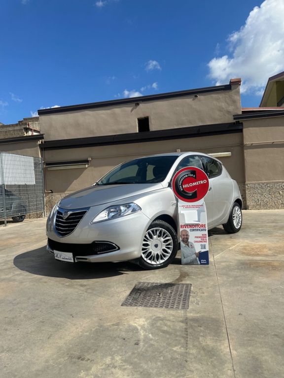 Lancia Ypsilon 2012