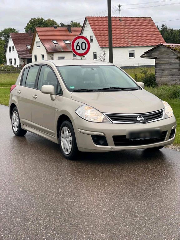 Nissan Tiida 2010