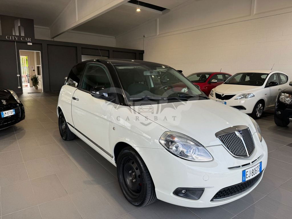 Lancia Ypsilon 2011