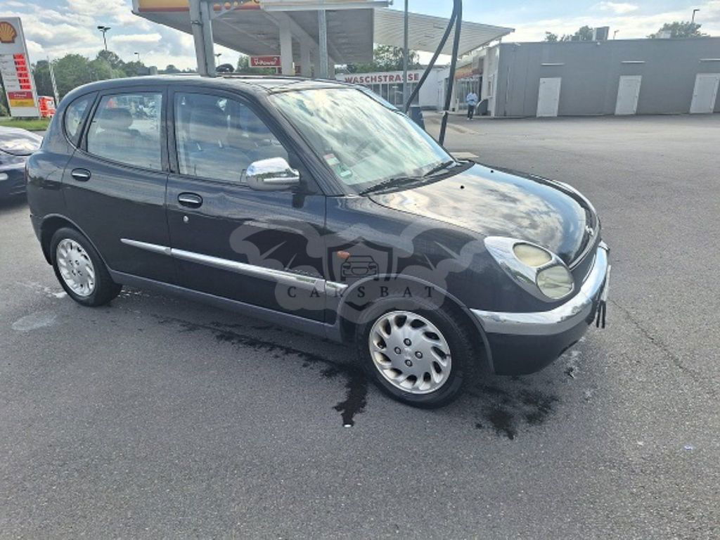 Daihatsu Sirion 2002
