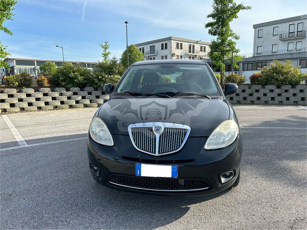 Lancia Ypsilon 2010