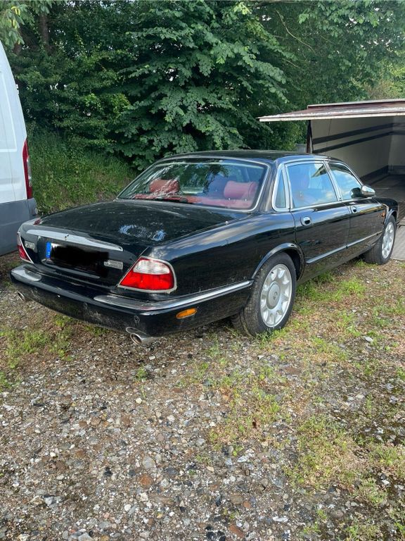 Jaguar Daimler 2000