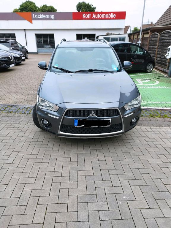 Mitsubishi Outlander 2011
