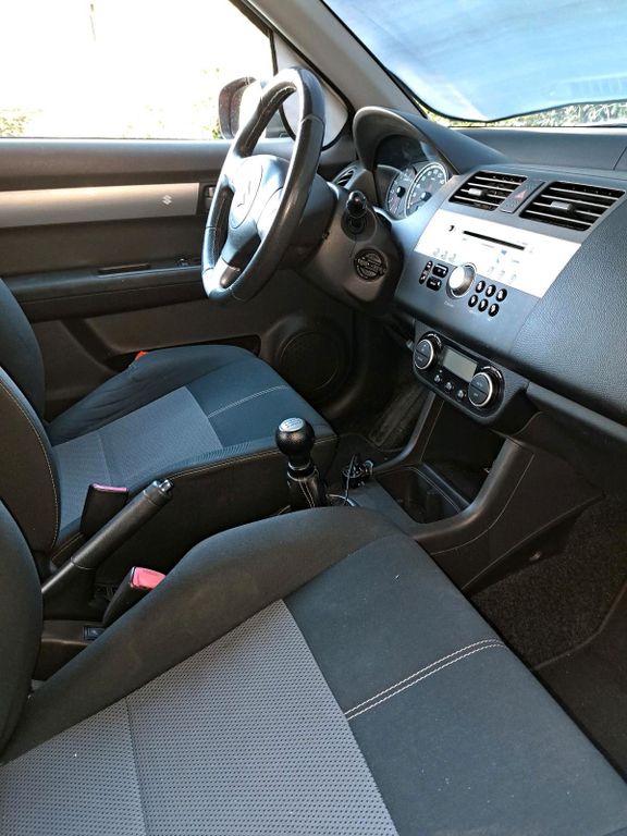 Suzuki Swift 2010