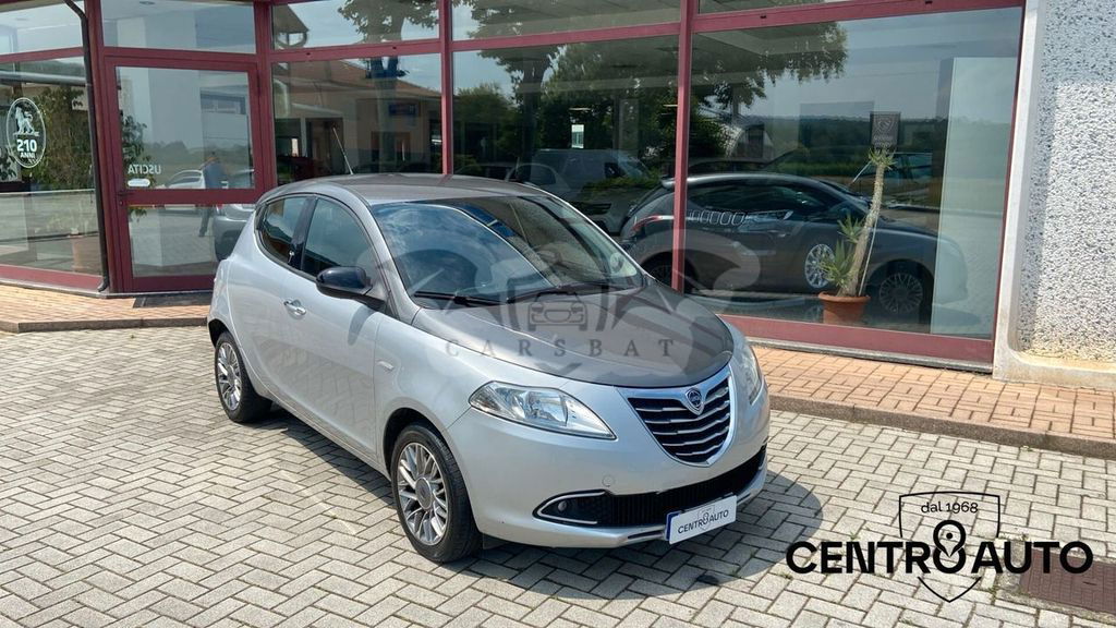 Lancia Ypsilon 2012