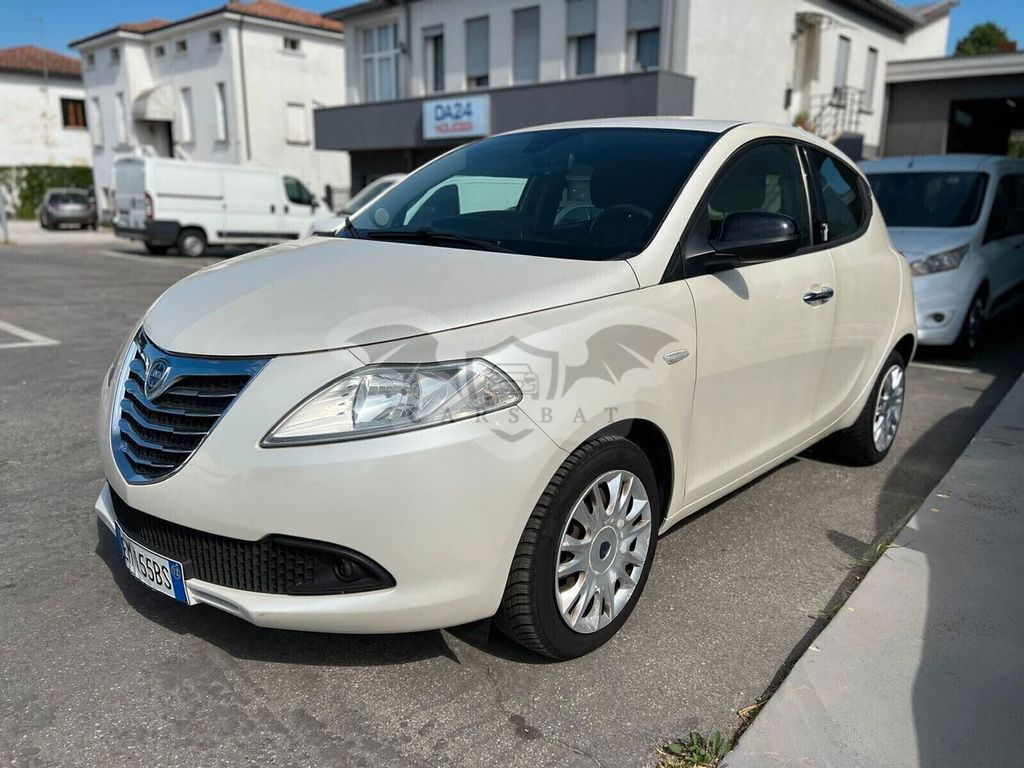 Lancia Ypsilon 2012