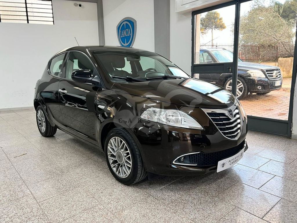 Lancia Ypsilon 2012