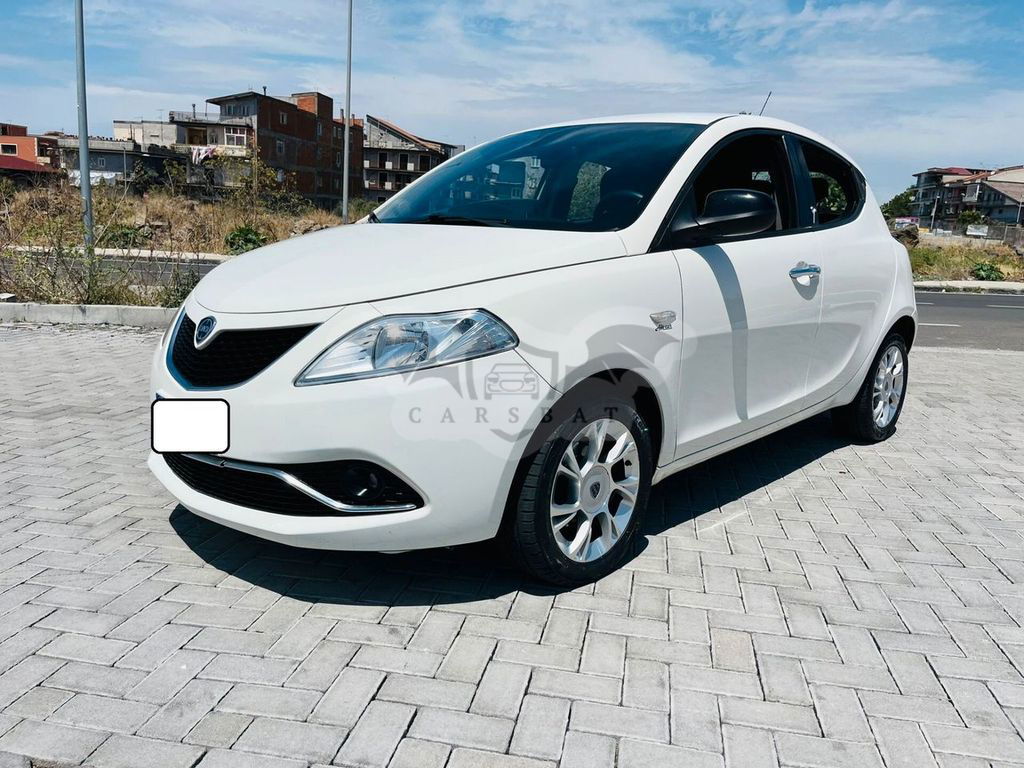 Lancia Ypsilon 2012