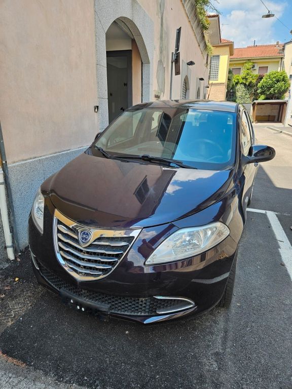 Lancia Ypsilon 2012