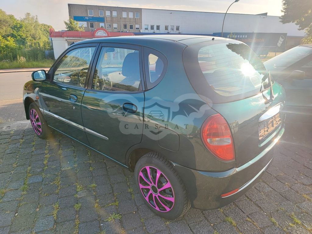 Daihatsu Sirion 2003