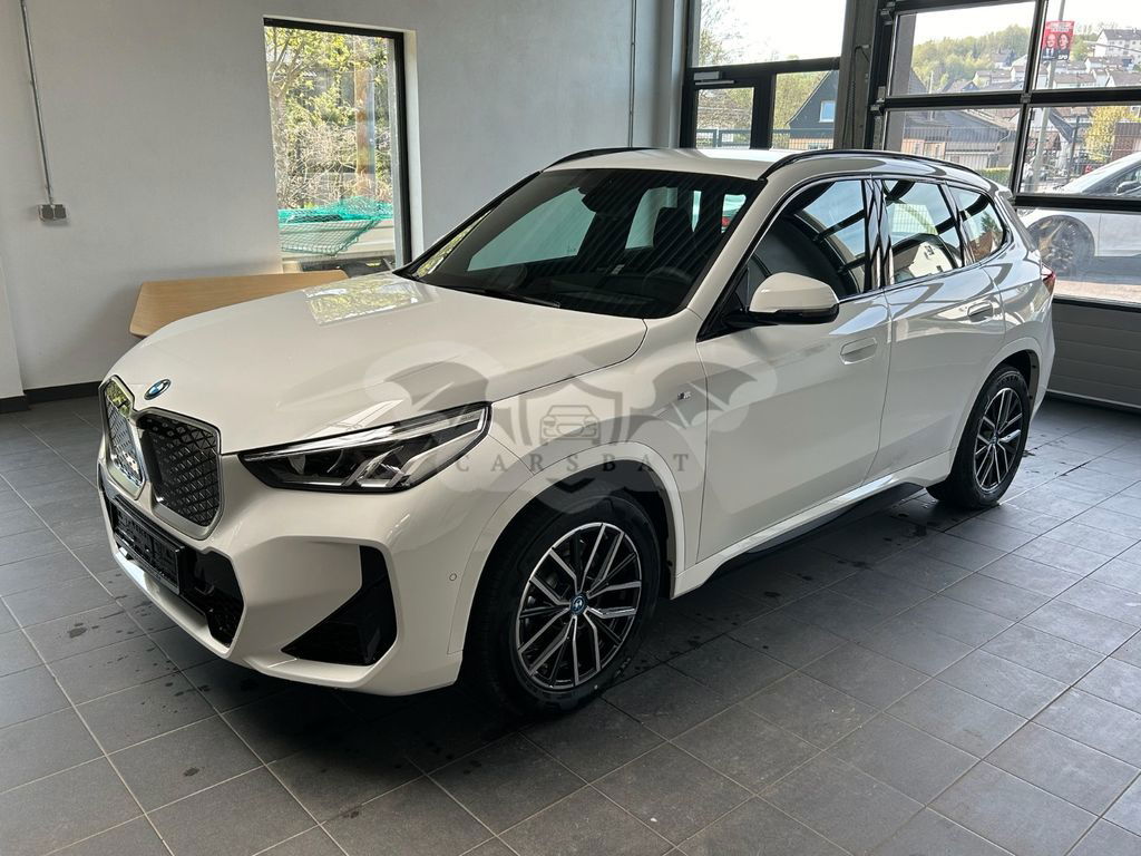 BMW iX1 2024