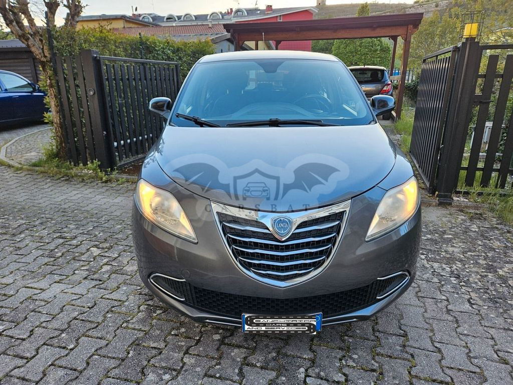 Lancia Ypsilon 2012