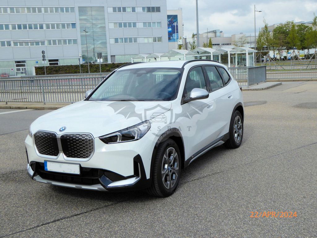 BMW iX1 2024