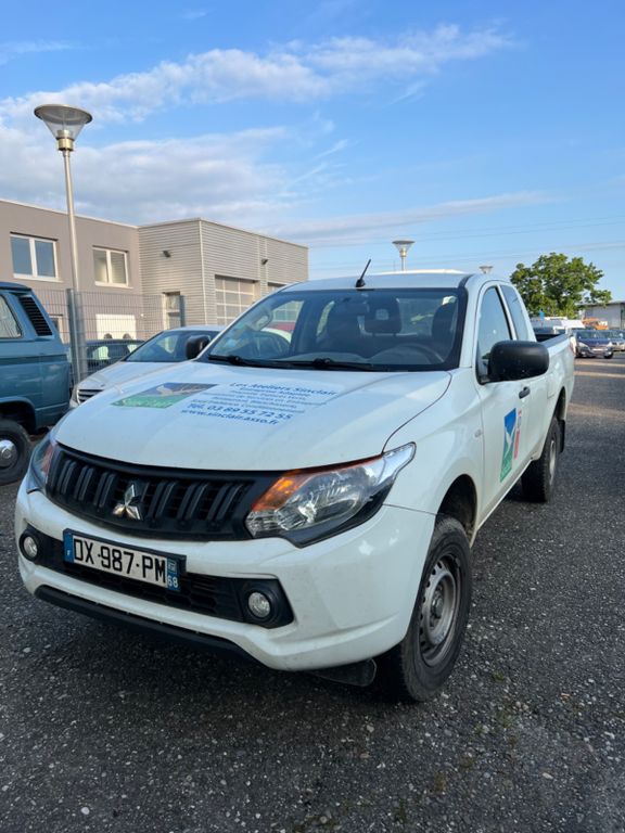 Mitsubishi L200 2015