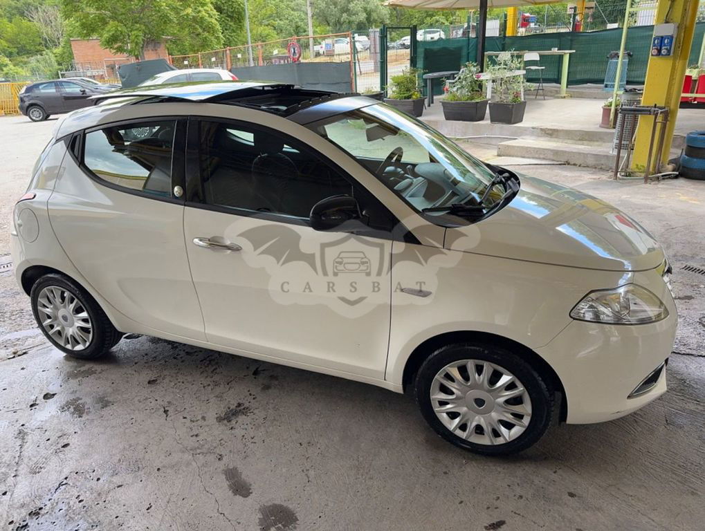 Lancia Ypsilon 2012