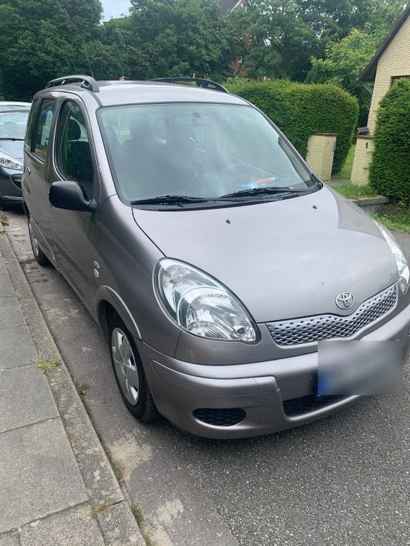 Toyota Verso 2004