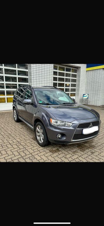 Mitsubishi Outlander 2011