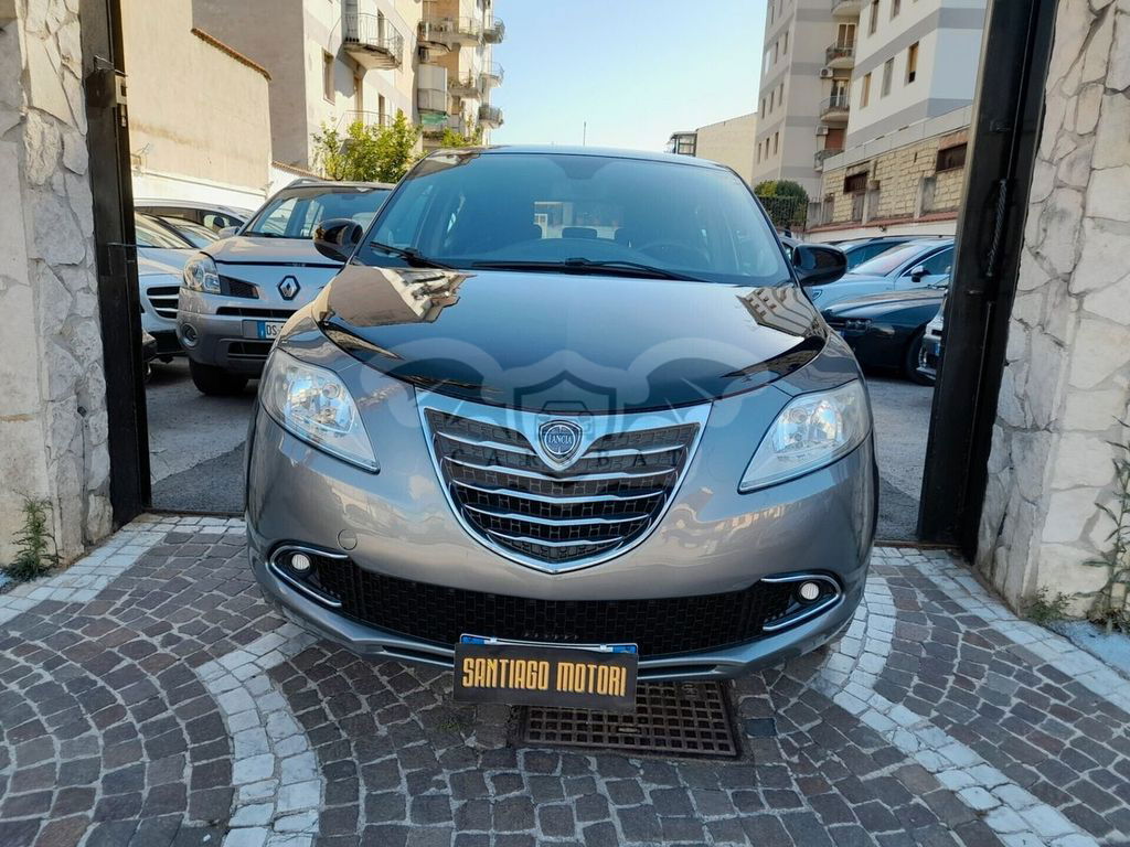 Lancia Ypsilon 2012