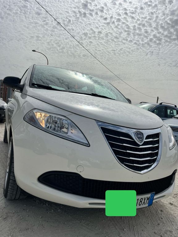 Lancia Ypsilon 2012