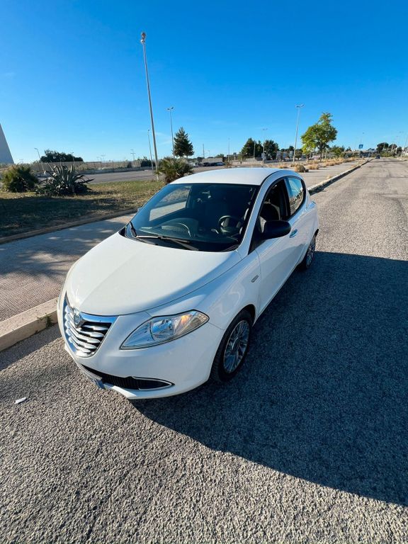 Lancia Ypsilon 2012