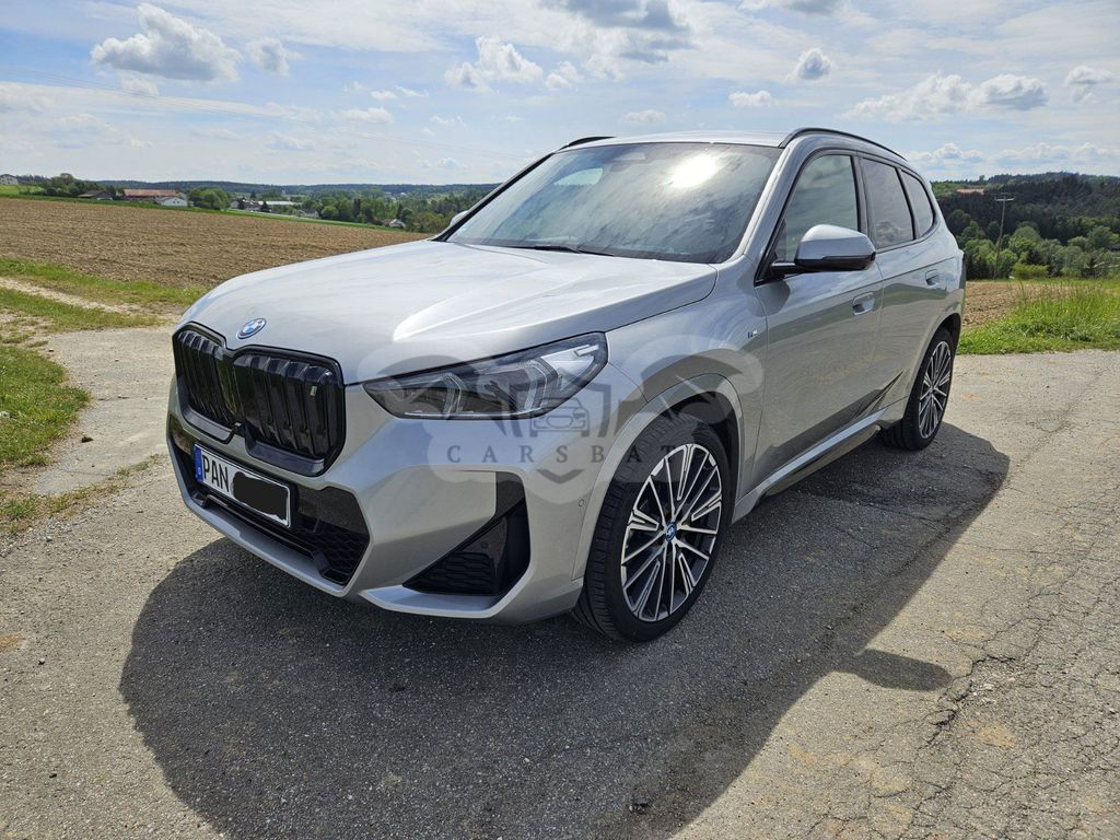 BMW iX1 2023