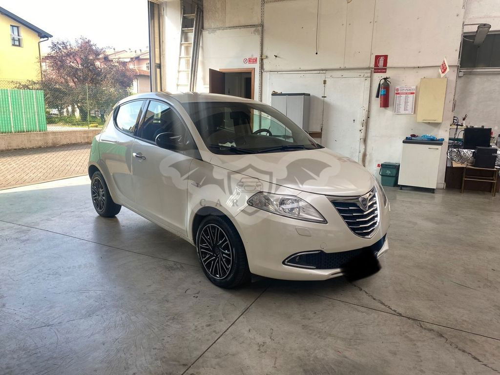 Lancia Ypsilon 2012