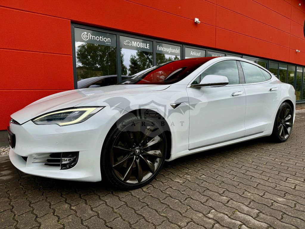 Tesla Model S 2020