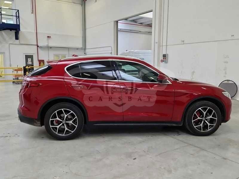 Alfa Romeo Stelvio 2017