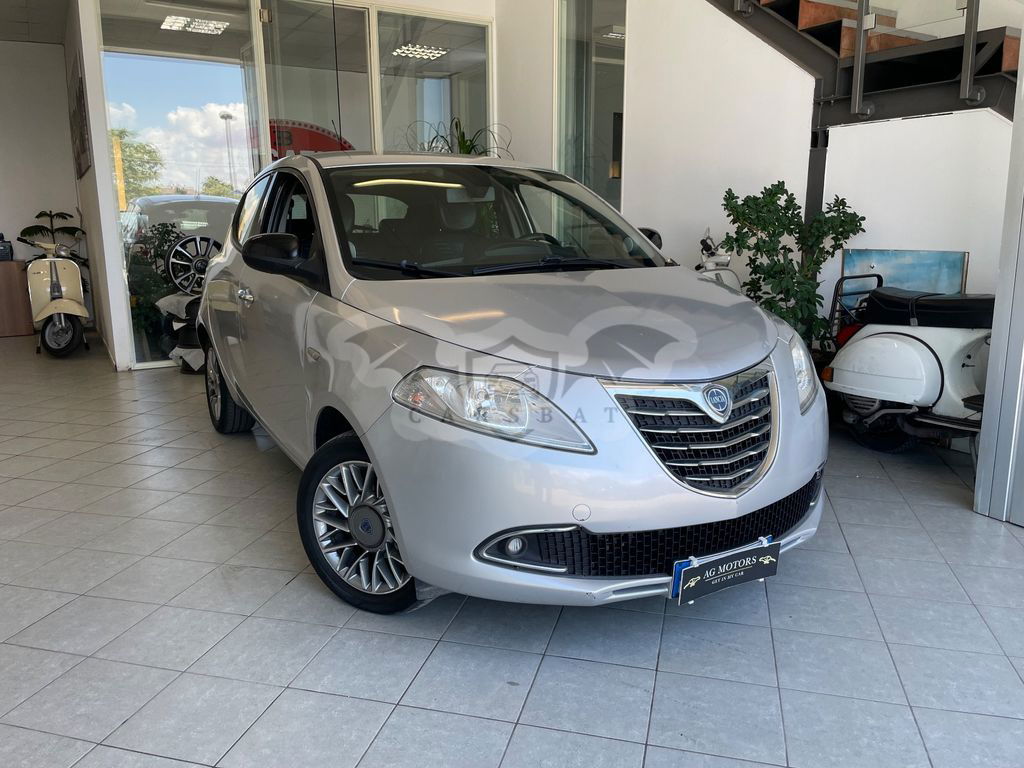 Lancia Ypsilon 2012