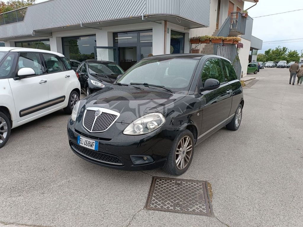 Lancia Ypsilon 2011
