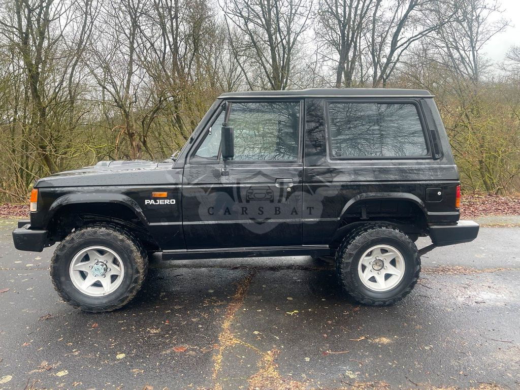 Mitsubishi Pajero 1990