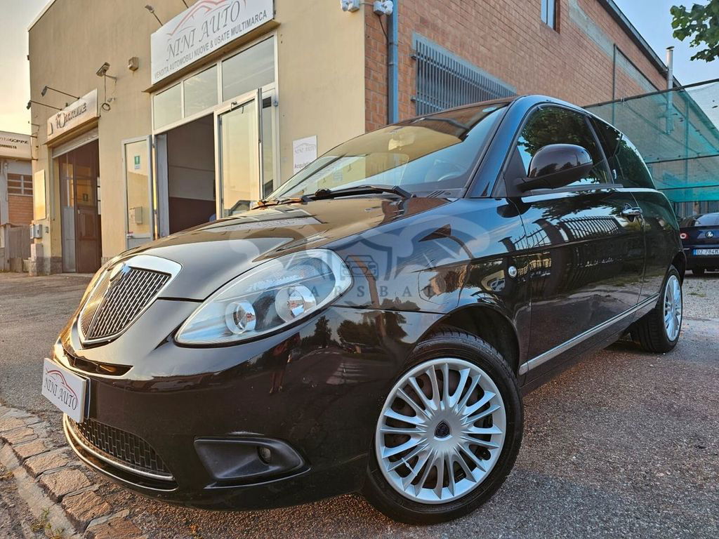 Lancia Ypsilon 2011