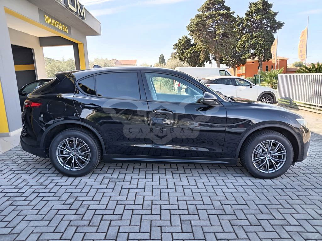Alfa Romeo Stelvio 2017