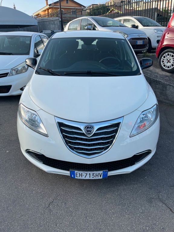 Lancia Ypsilon 2012
