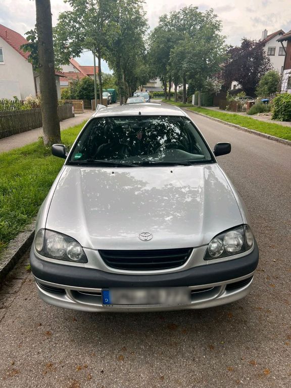Toyota Avensis 1998