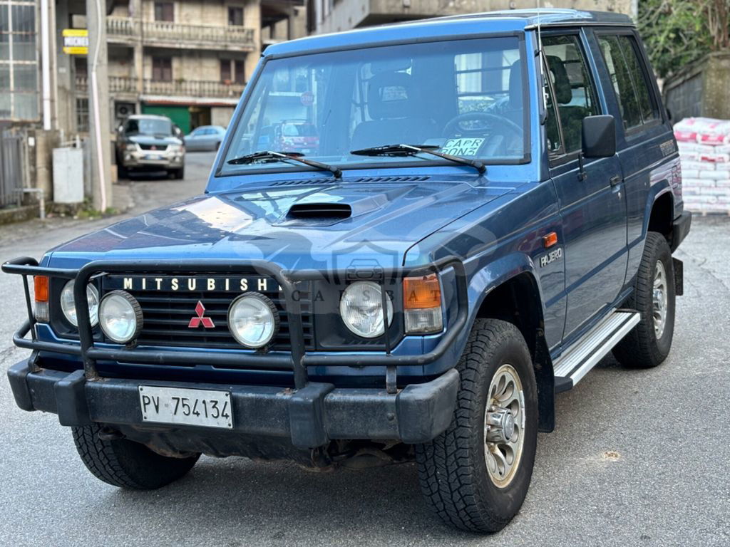 Mitsubishi Pajero 1990