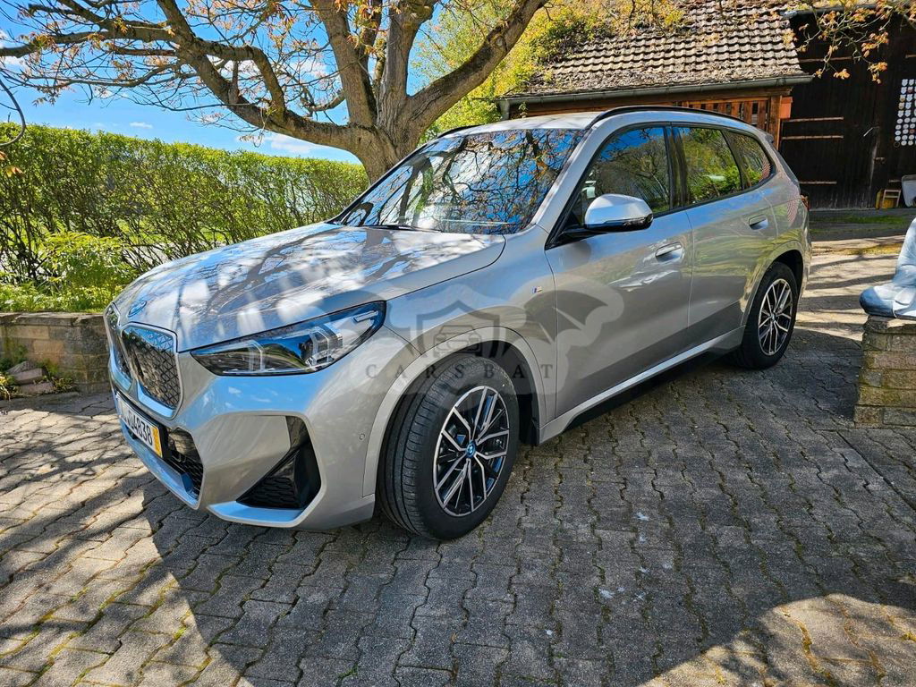 BMW iX1 2024