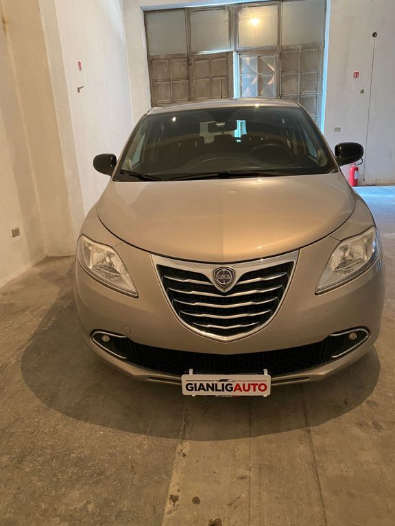 Lancia Ypsilon 2012