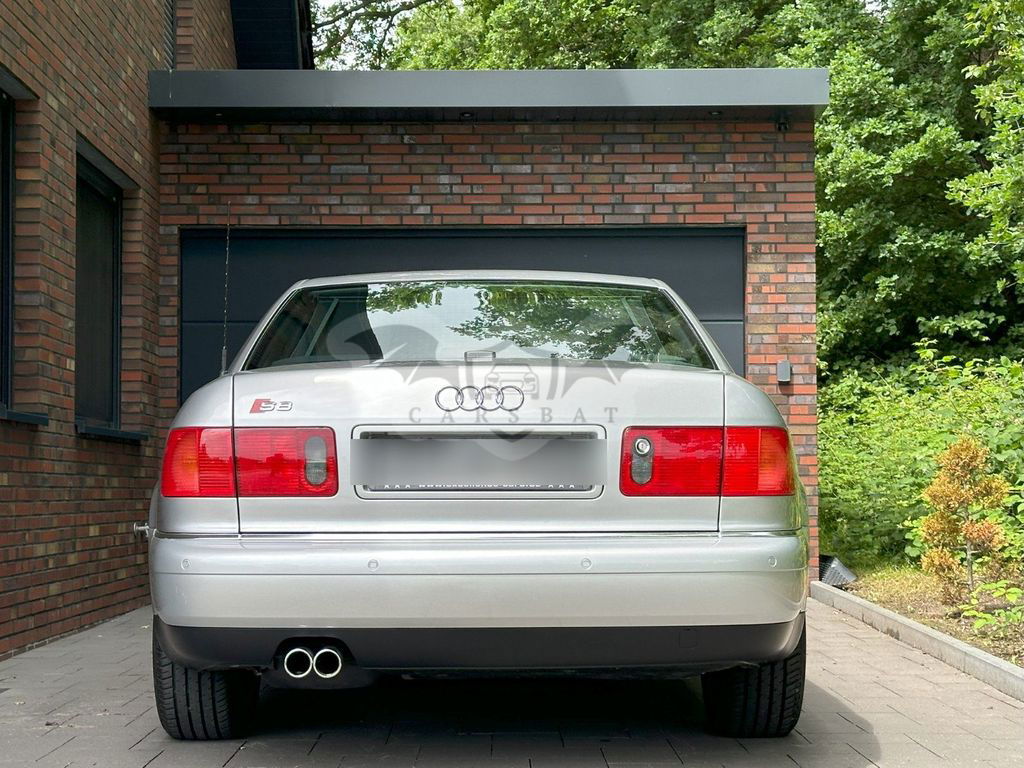 Audi A8 1999